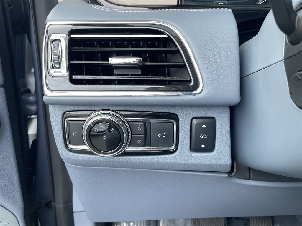 2018 Lincoln Navigator - $39,999