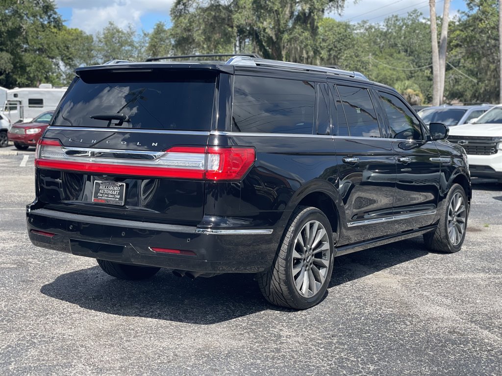 2019 Lincoln Navigator - $32,999