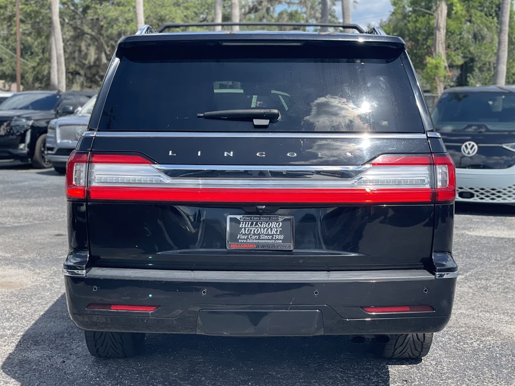 2019 Lincoln Navigator - $32,999