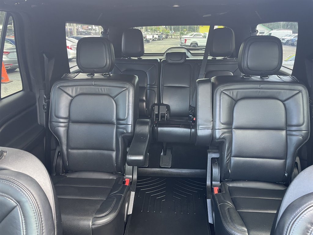 2019 Lincoln Navigator - $32,999