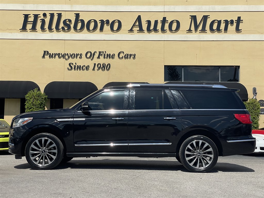 2019 Lincoln Navigator - $32,999
