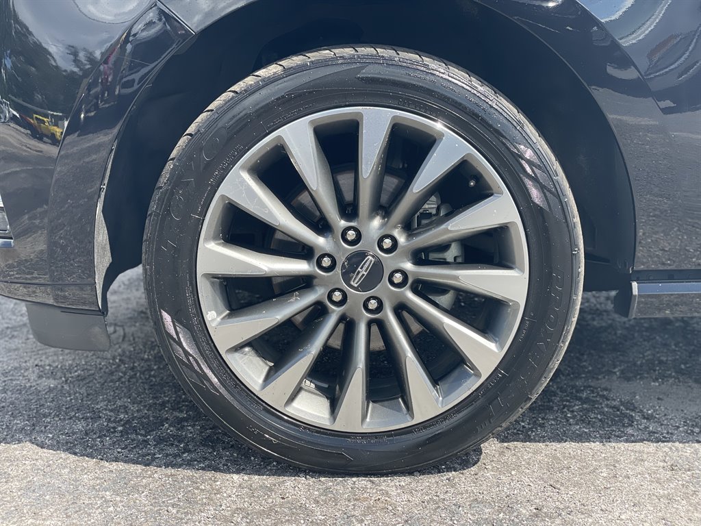 2019 Lincoln Navigator - $32,999