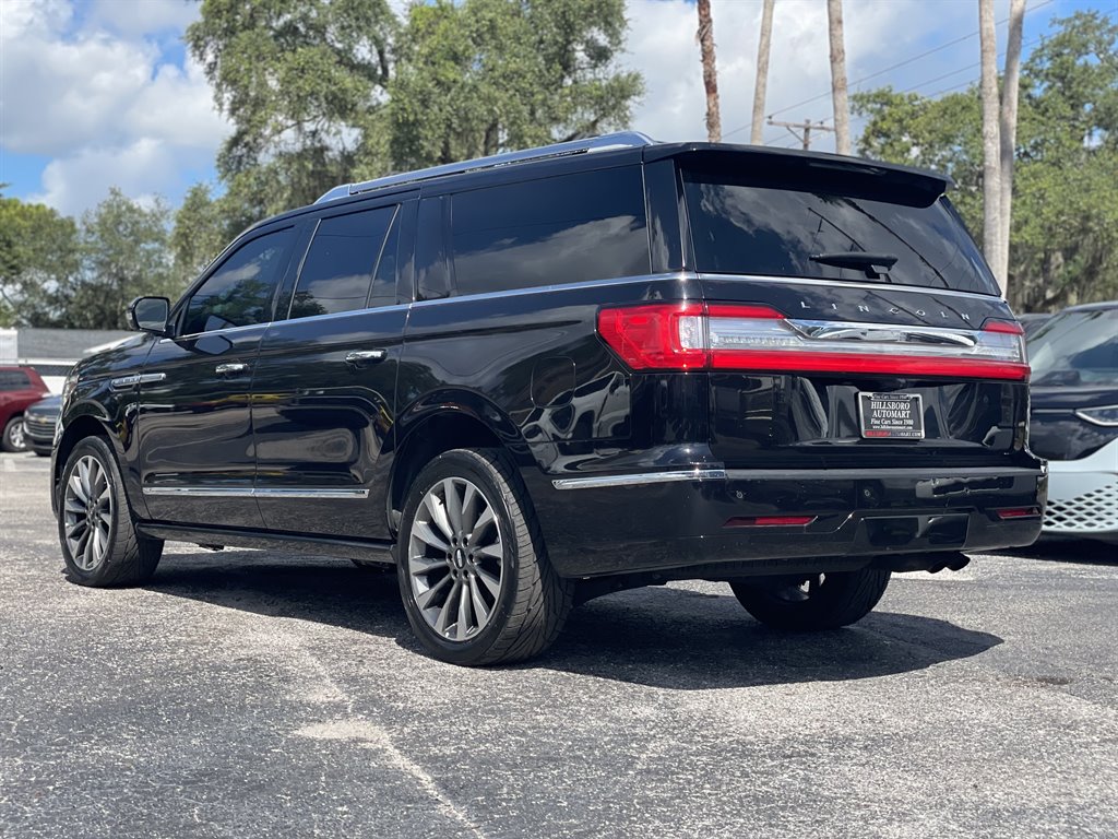 2019 Lincoln Navigator - $32,999