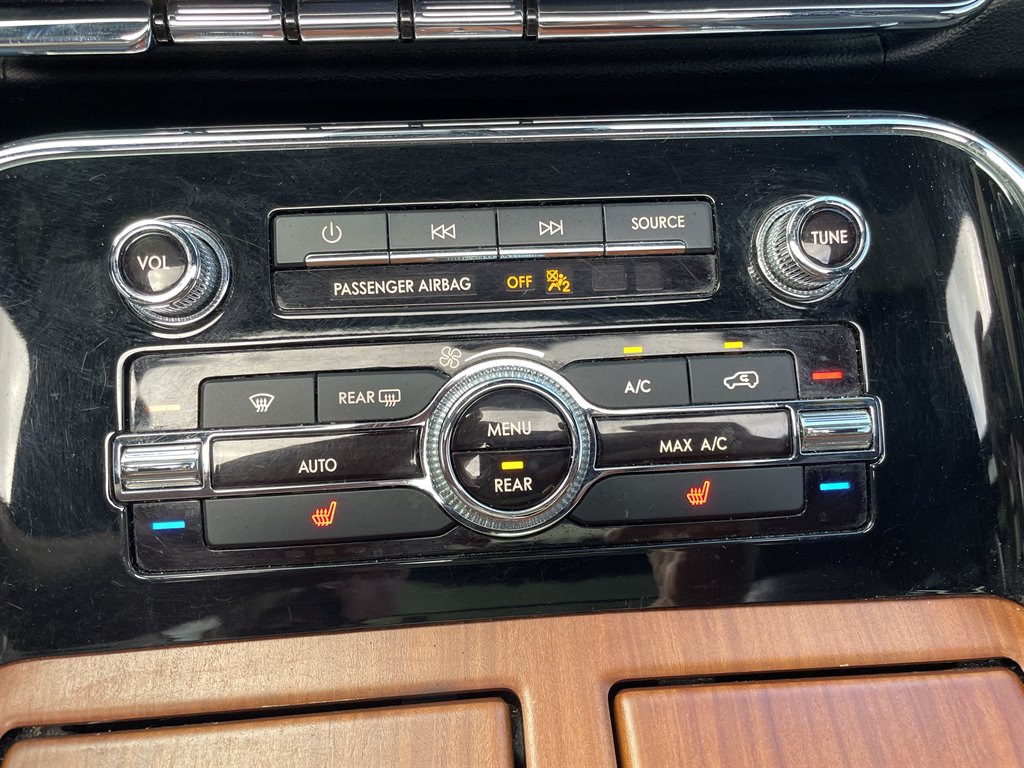 2019 Lincoln Navigator - $32,999
