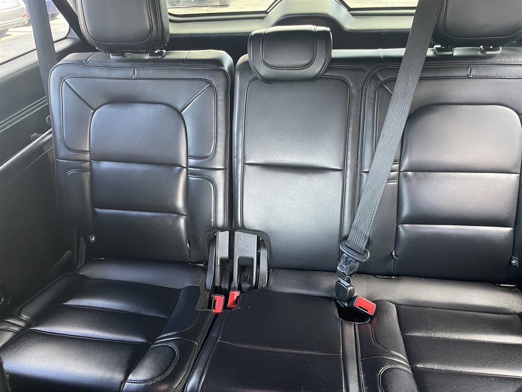 2019 Lincoln Navigator - $32,999