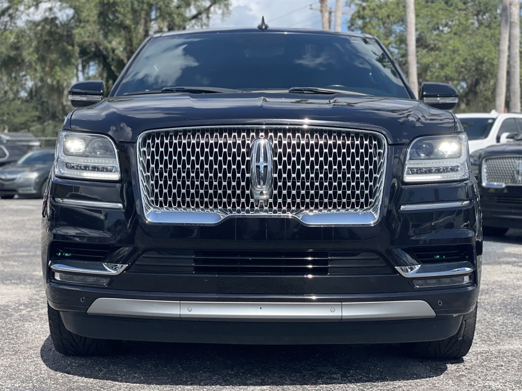 2019 Lincoln Navigator - $32,999