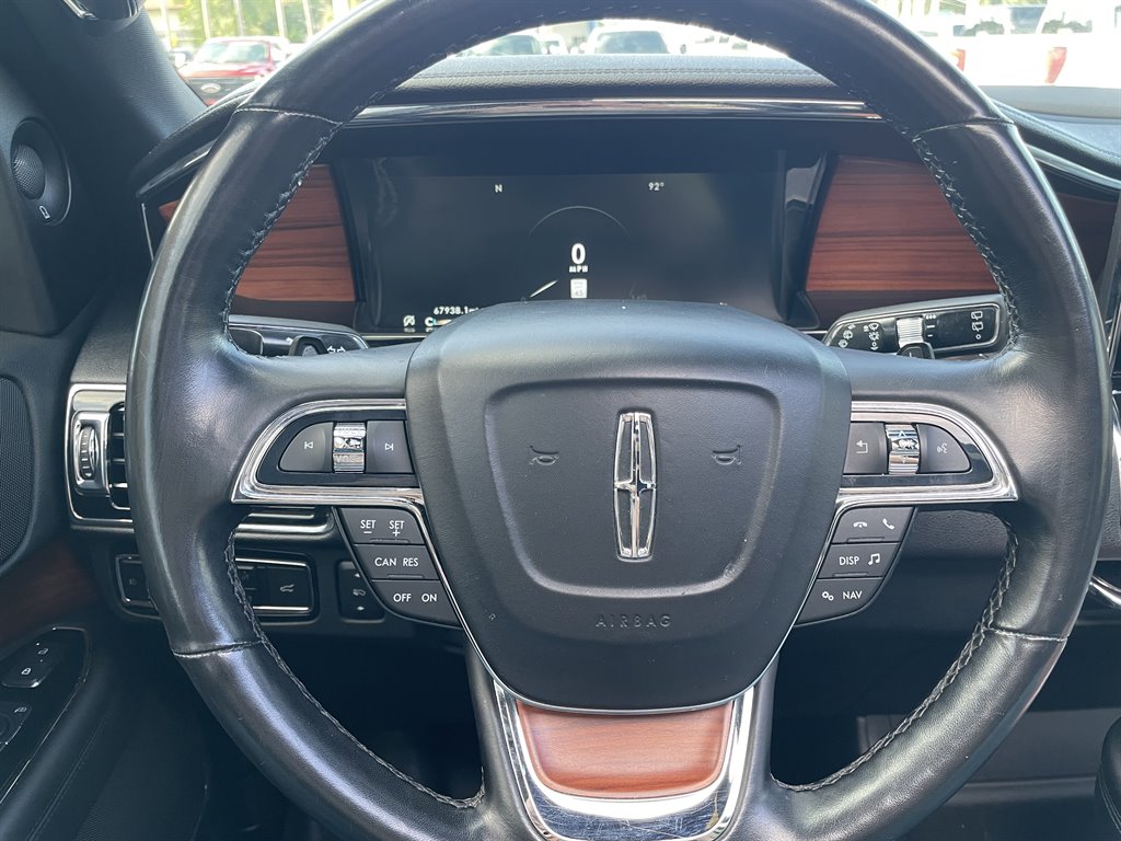 2019 Lincoln Navigator - $32,999