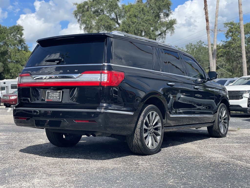 2019 Lincoln Navigator - $32,999