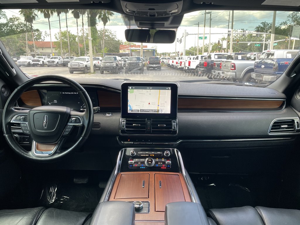 2019 Lincoln Navigator - $39,999