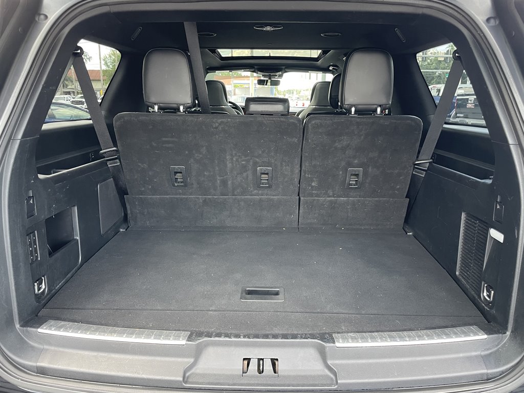 2019 Lincoln Navigator - $39,999