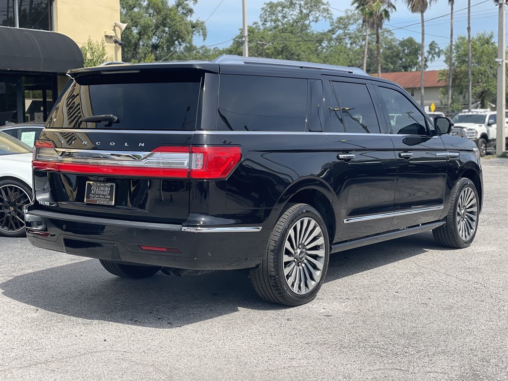 2019 Lincoln Navigator - $39,999