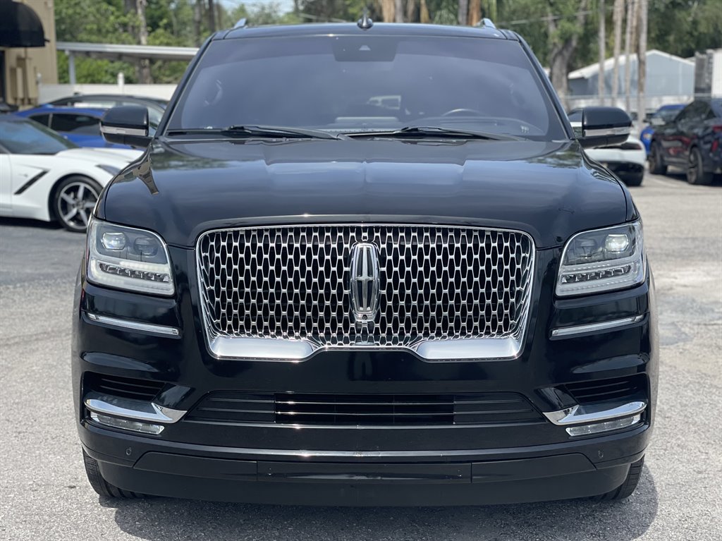 2019 Lincoln Navigator - $39,999