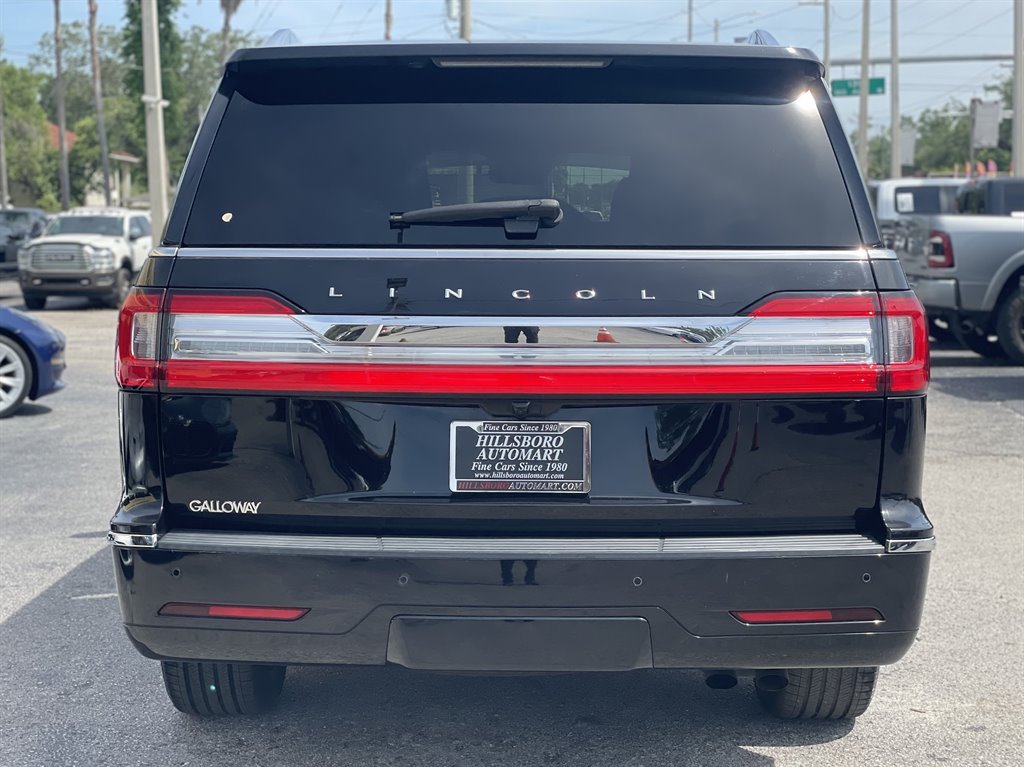 2019 Lincoln Navigator - $39,999