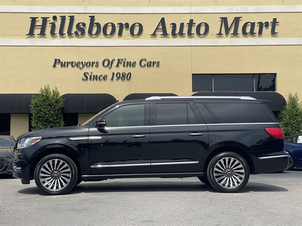 2019 Lincoln Navigator - $39,999