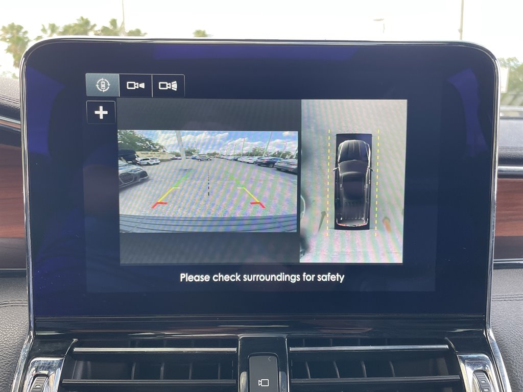 2019 Lincoln Navigator - $39,999