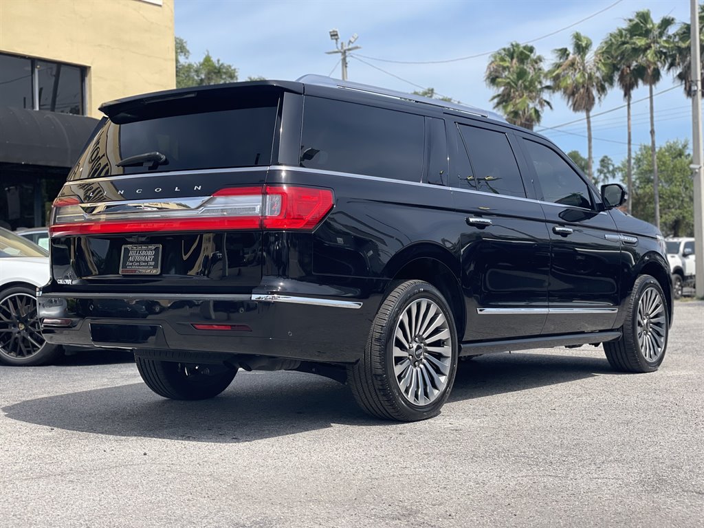 2019 Lincoln Navigator - $39,999