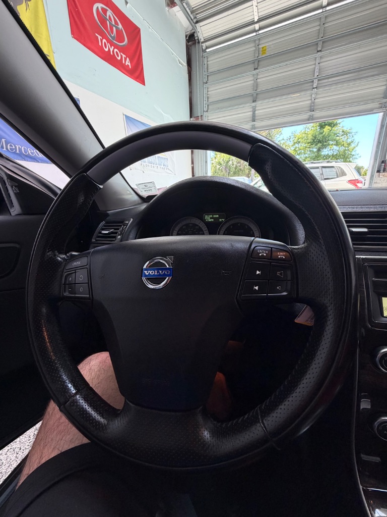 2011 Volvo C70 - $9,600