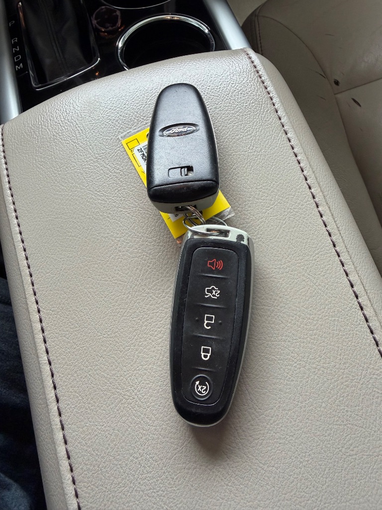 2011 Ford Edge - $7,300