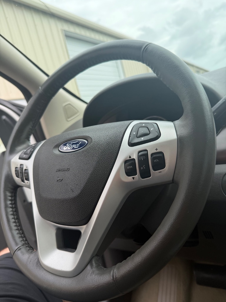 2011 Ford Edge - $7,300