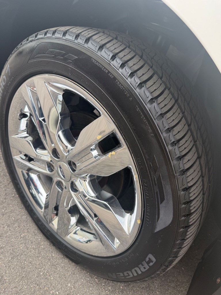2011 Ford Edge - $7,300