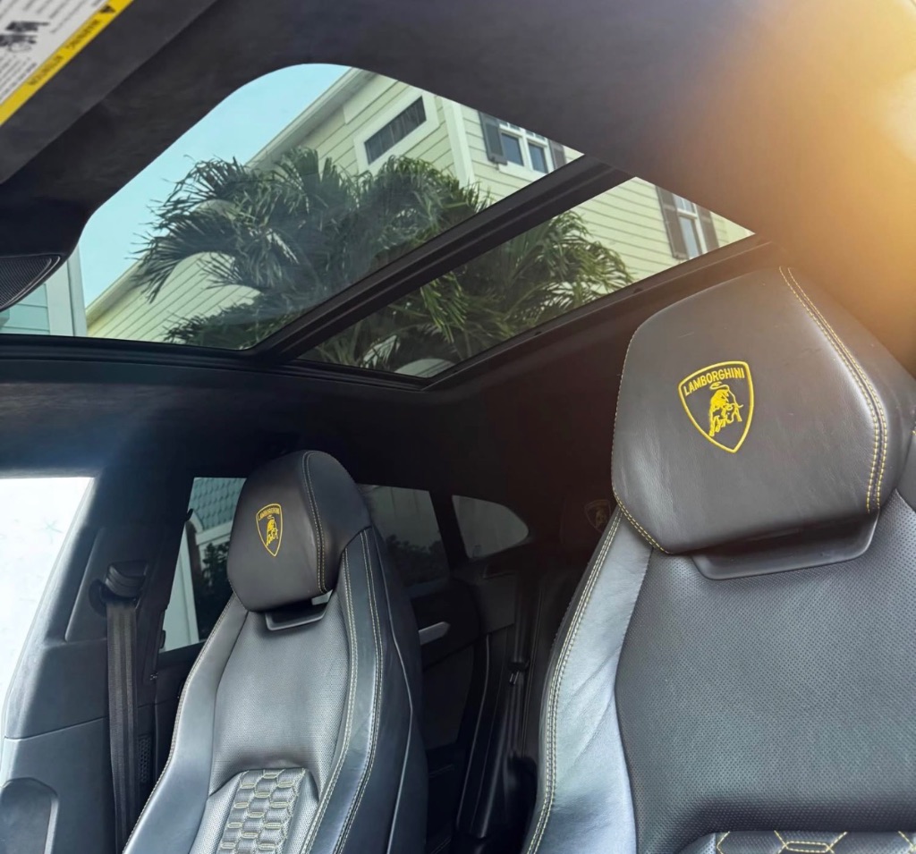 2019 Lamborghini Urus - $164,000