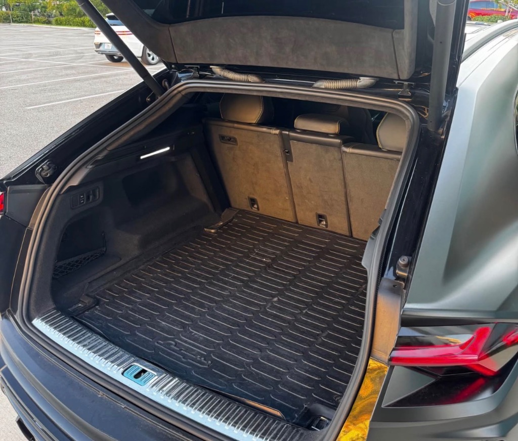 2019 Lamborghini Urus - $164,000