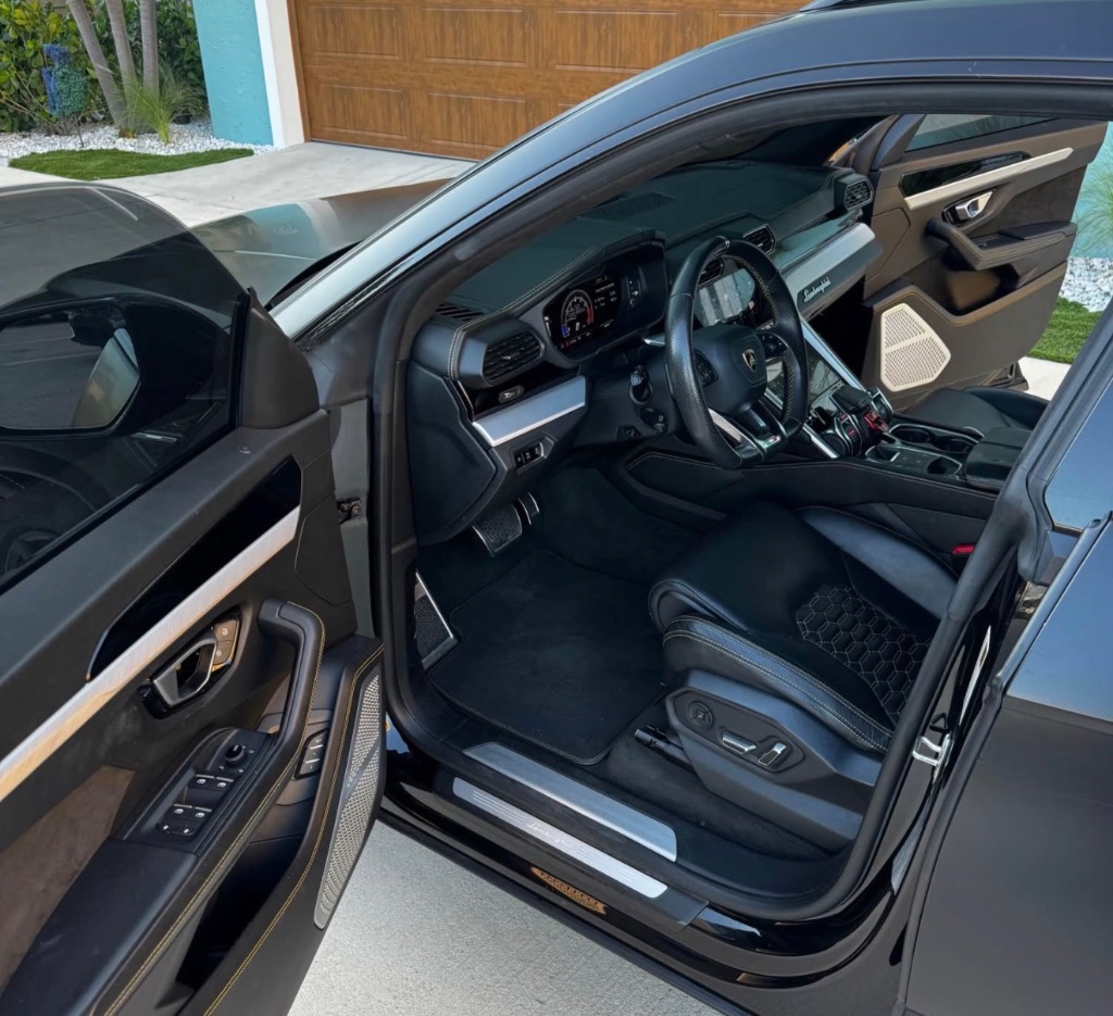 2019 Lamborghini Urus - $164,000