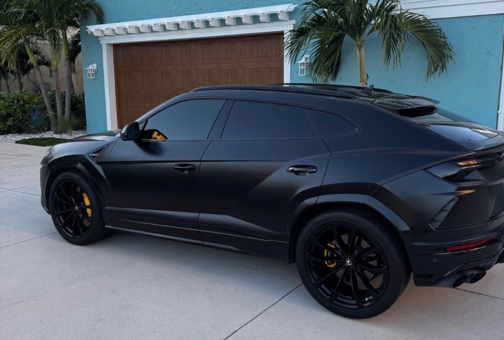 2019 Lamborghini Urus - $164,000