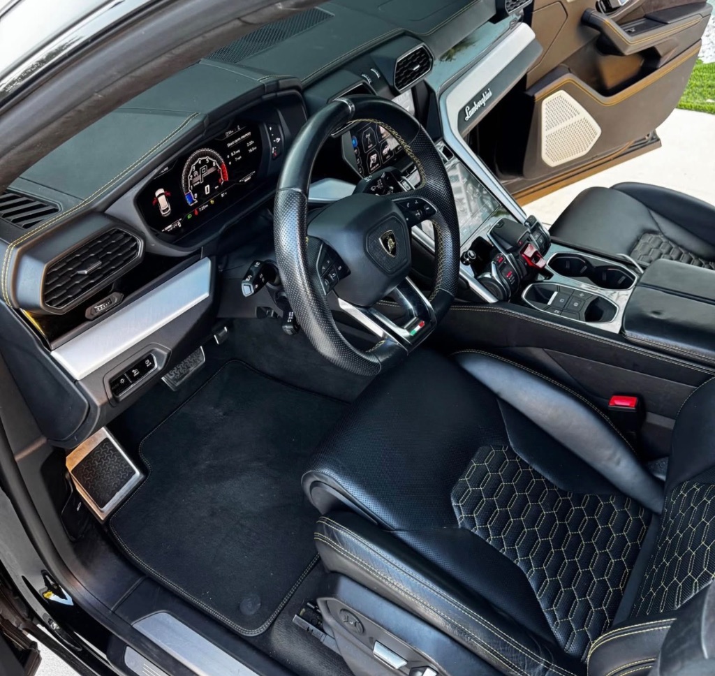 2019 Lamborghini Urus - $164,000