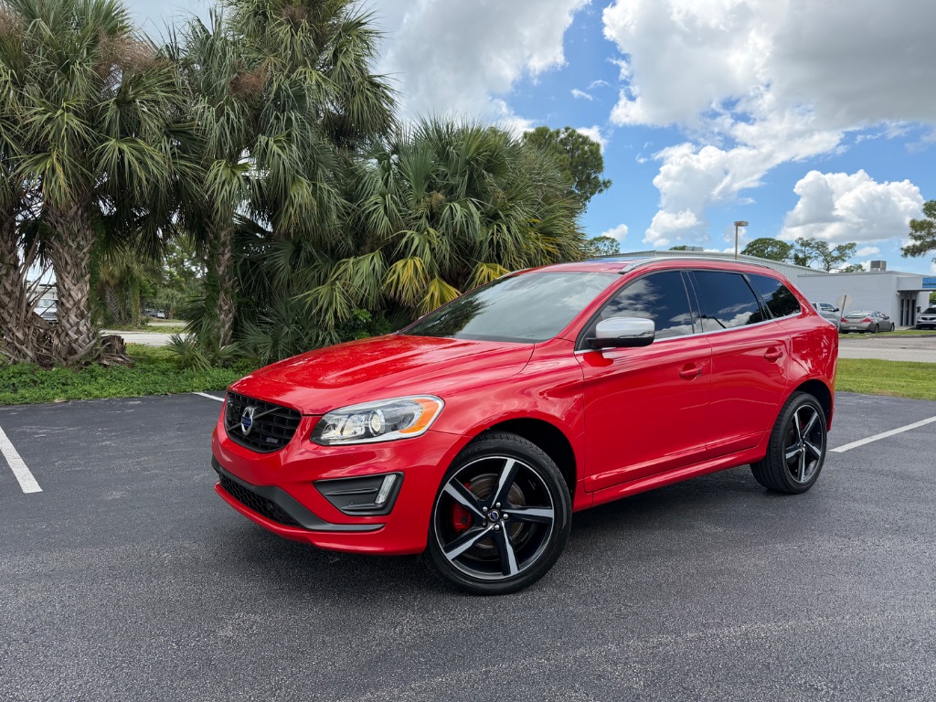 2015 Volvo XC60 - $8,900
