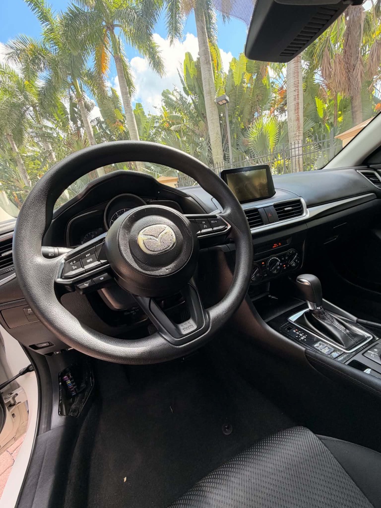2018 MAZDA MAZDA3 - $12,900