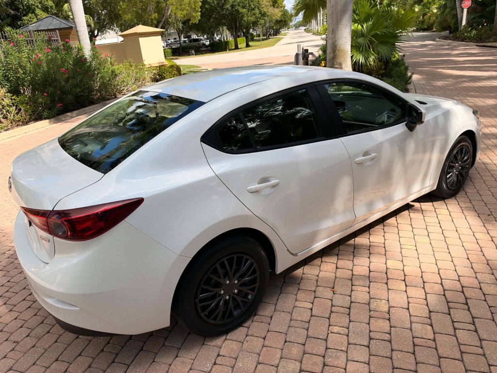 2018 MAZDA MAZDA3 - $12,900