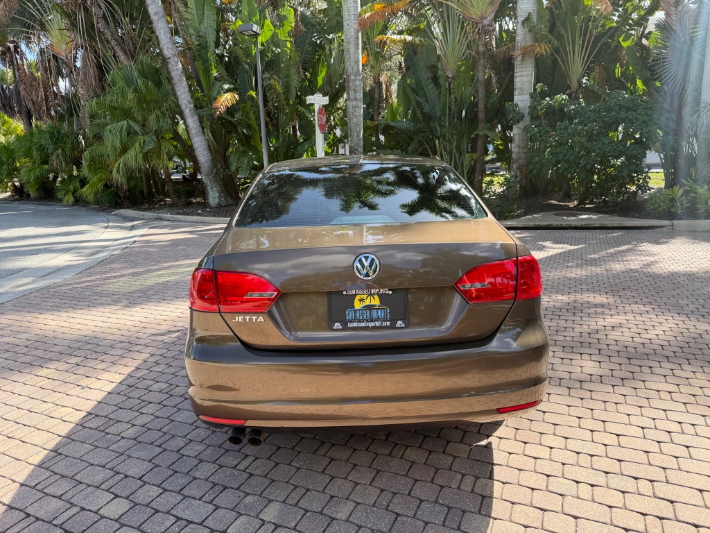 2012 Volkswagen Jetta - $6,495