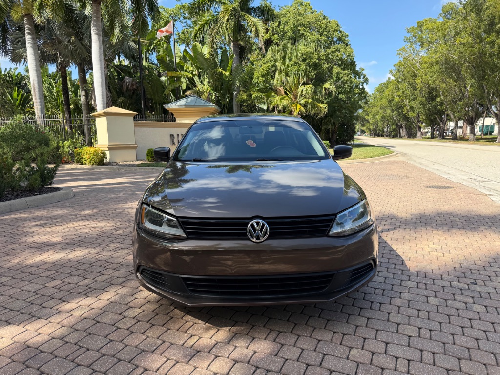 2012 Volkswagen Jetta - $6,495