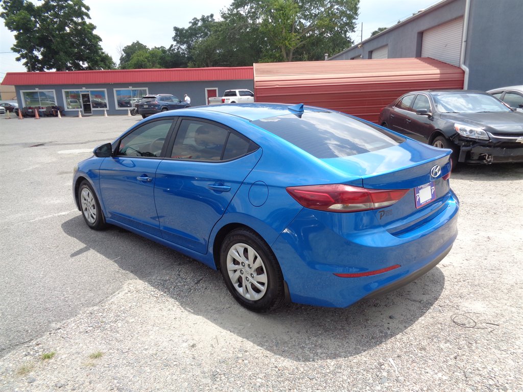 2017 Hyundai Elantra