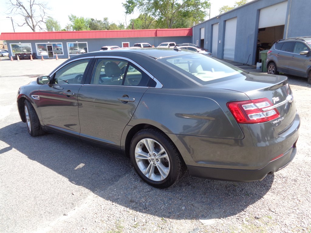 2017 Ford Taurus