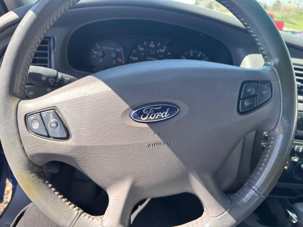 2003 Ford Taurus SES photo
