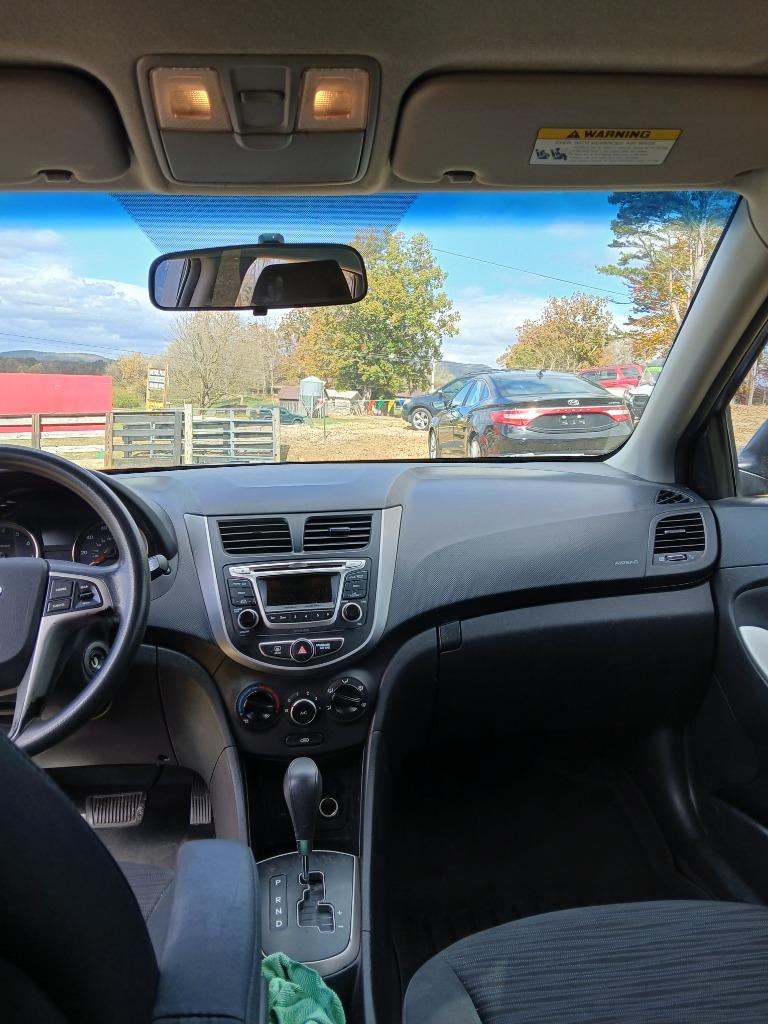 2015 Hyundai Accent GS photo