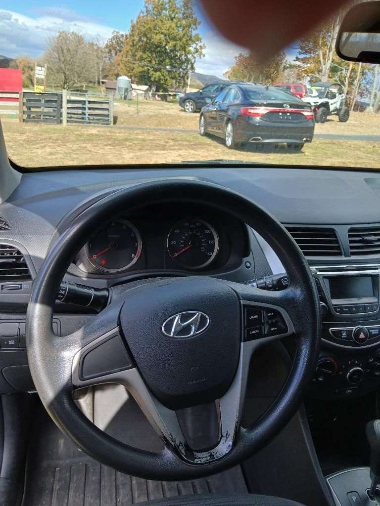 2015 Hyundai Accent GS photo