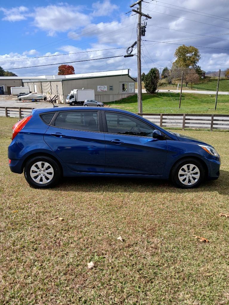 2015 Hyundai Accent GS photo