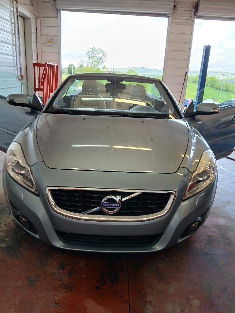 2011 Volvo C70 T5