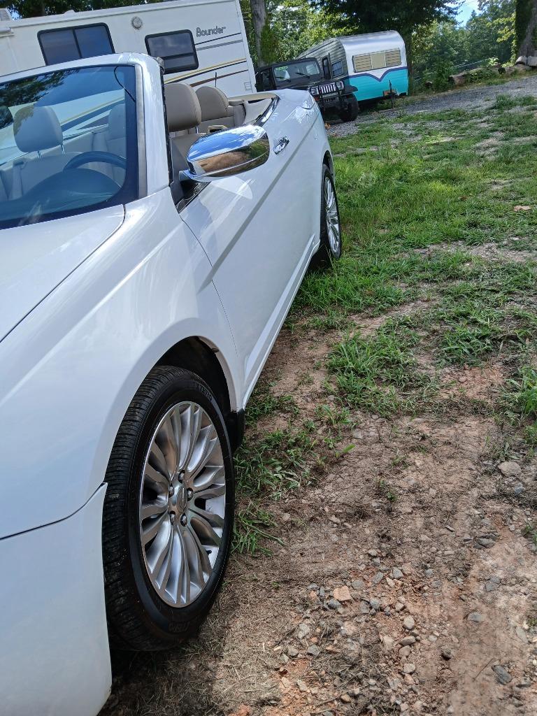 2013 Chrysler 200 - $6,175