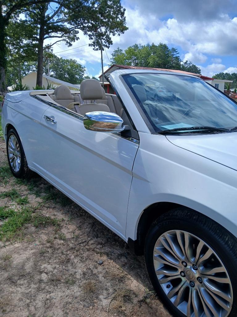 2013 Chrysler 200 - $6,175