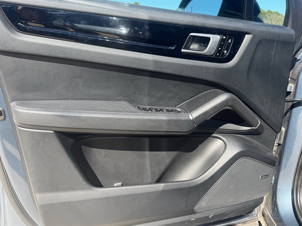 2019 Porsche Cayenne  photo