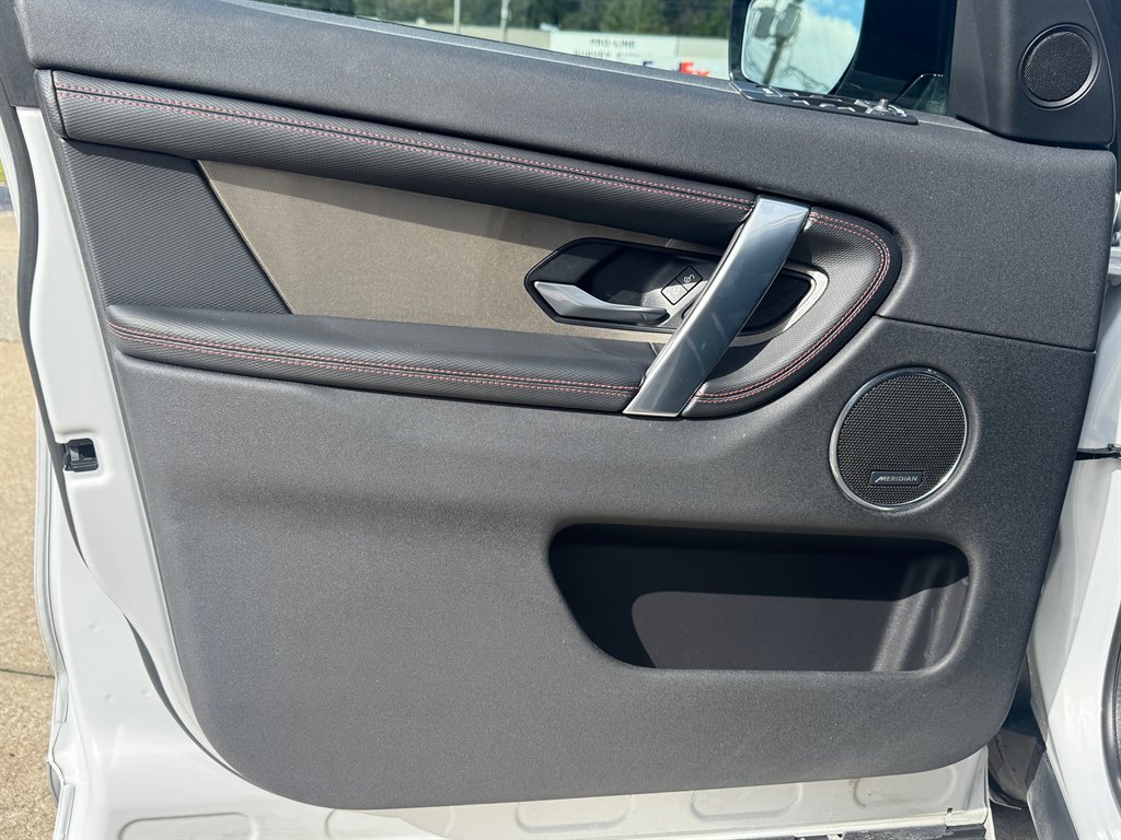 2020 Land Rover Discovery - $19,900