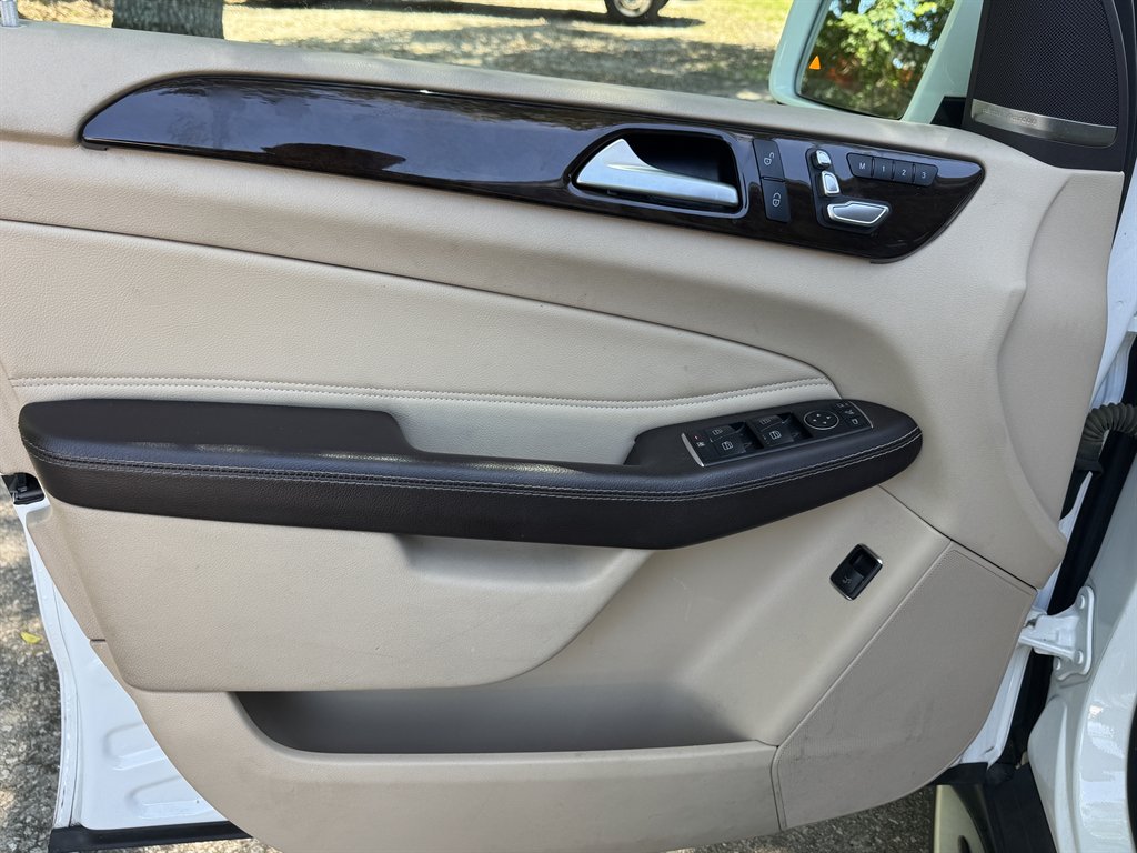 2018 Mercedes-Benz GLS - $18,900