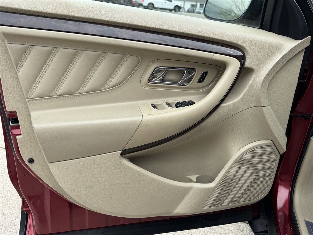 2018 Ford Taurus - $14,900