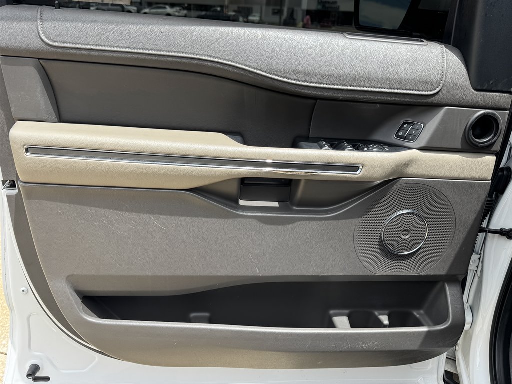 2018 Ford Expedition - $18,900