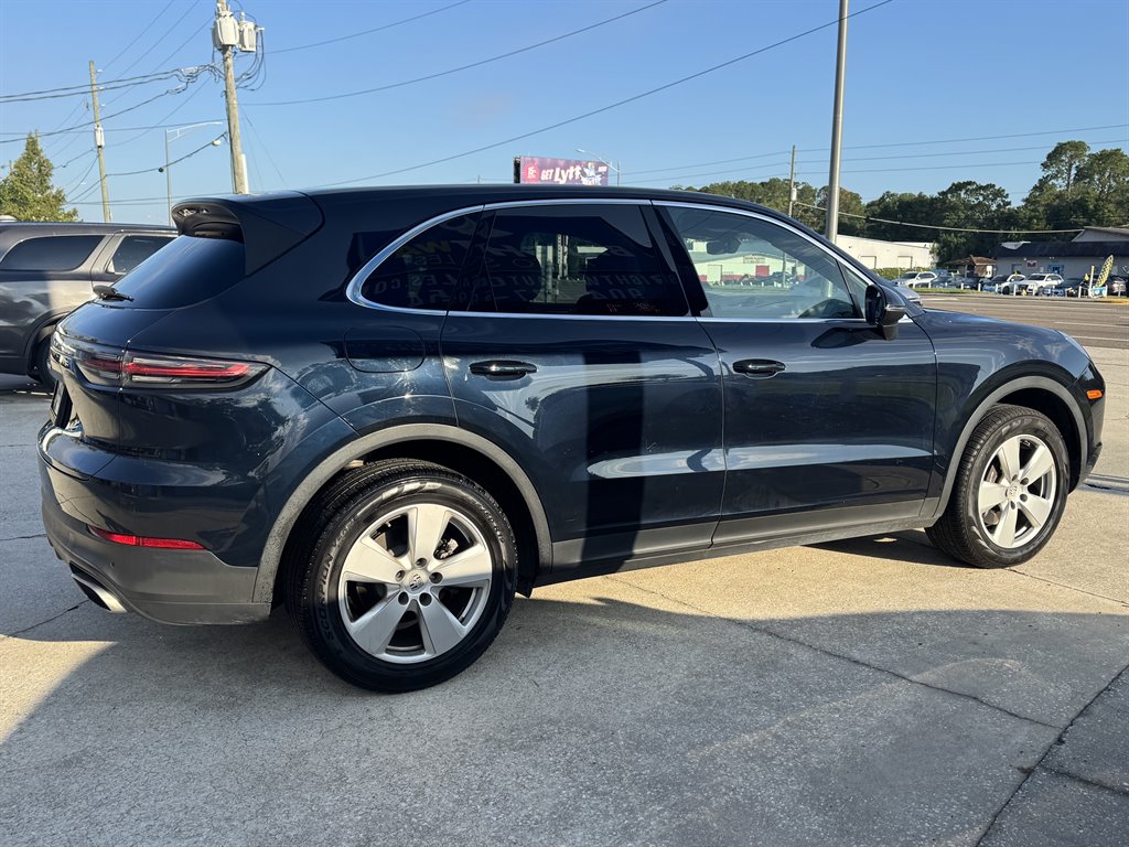 2019 Porsche Cayenne - $27,900