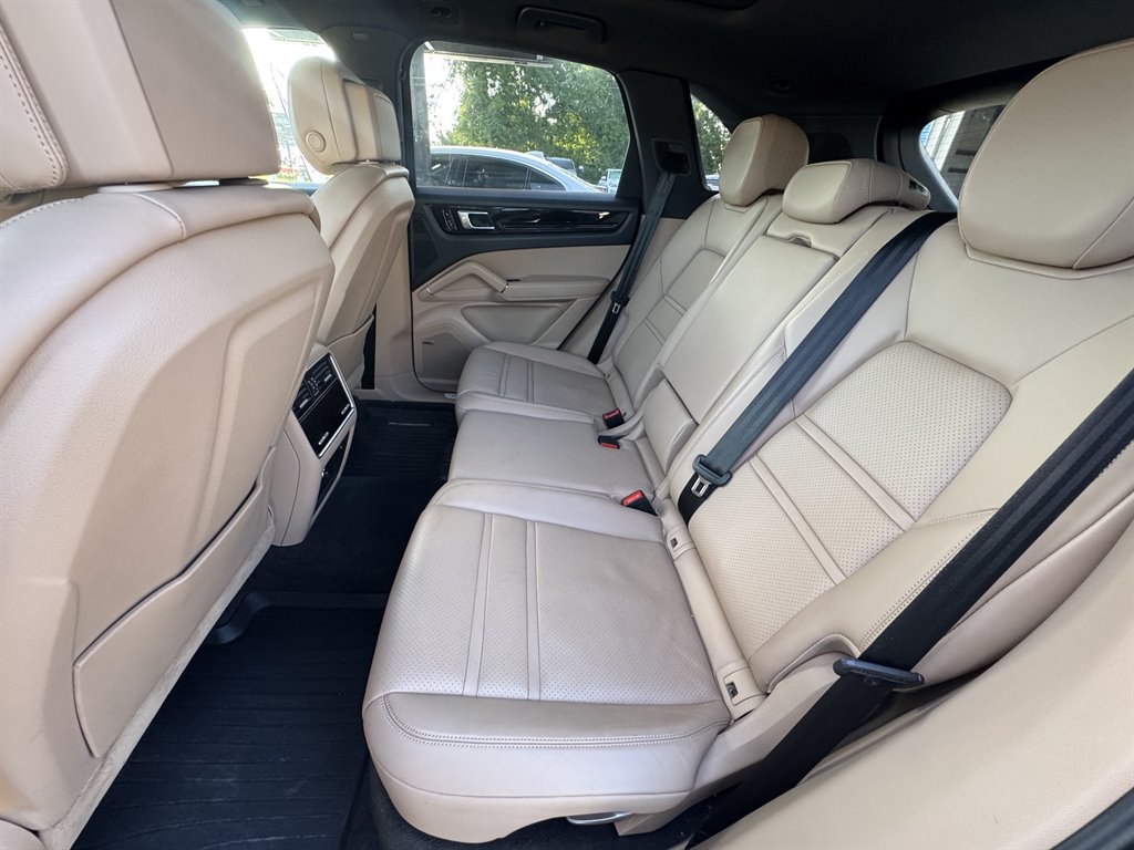 2019 Porsche Cayenne - $27,900